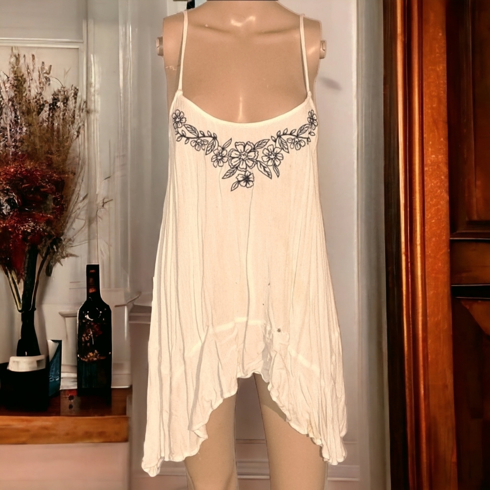 Torrid flowy embroidered top